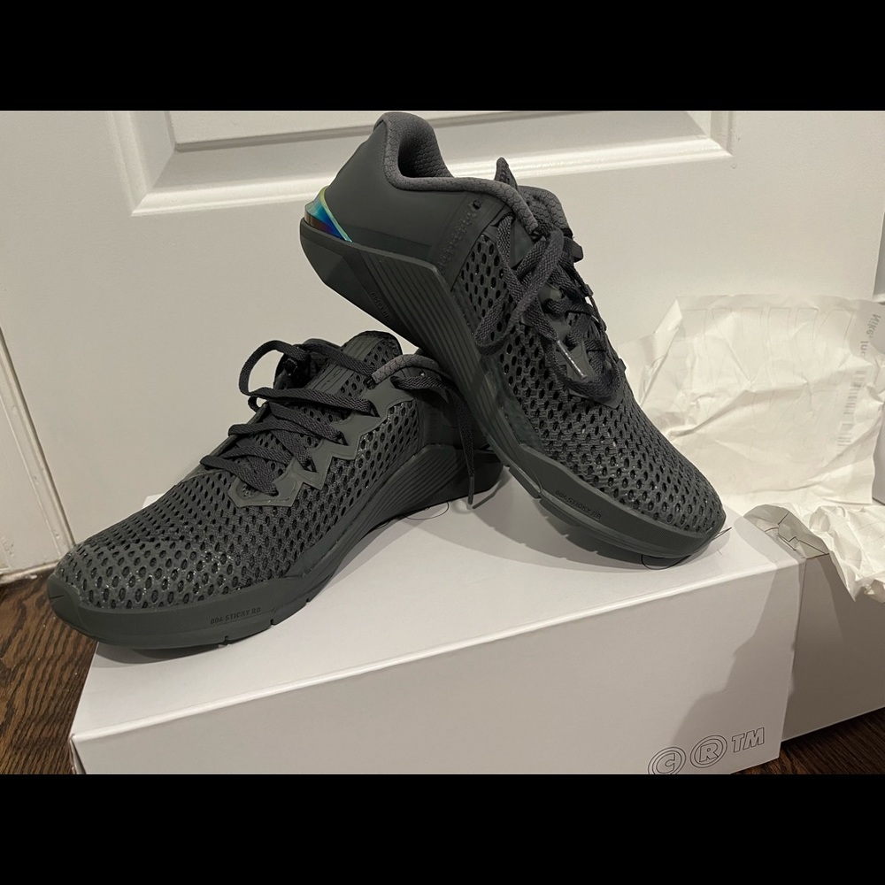 NEVER WORN Nike METCON 6 Custom Grey and Chrome